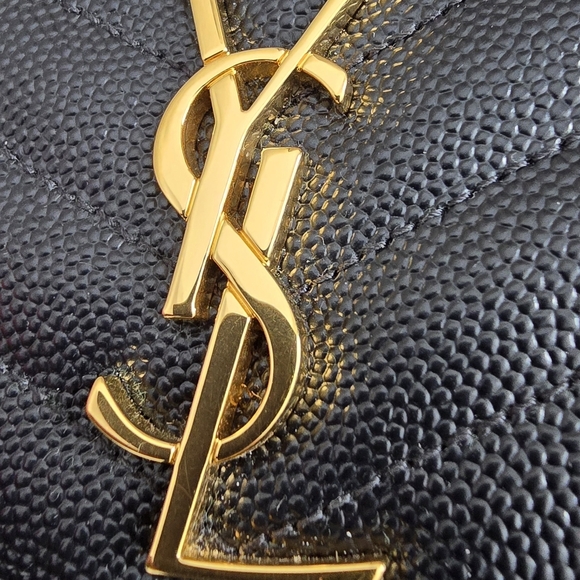 Saint Laurent Black Cassandre Chain Wallet - Picture 7 of 10